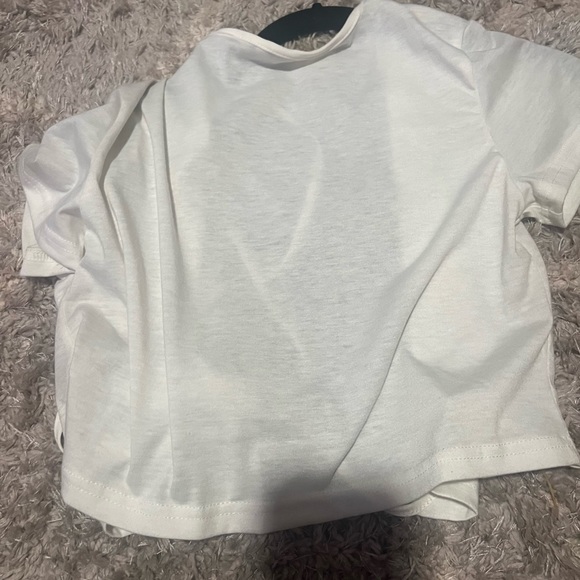 Cute wrap top - Picture 2 of 2